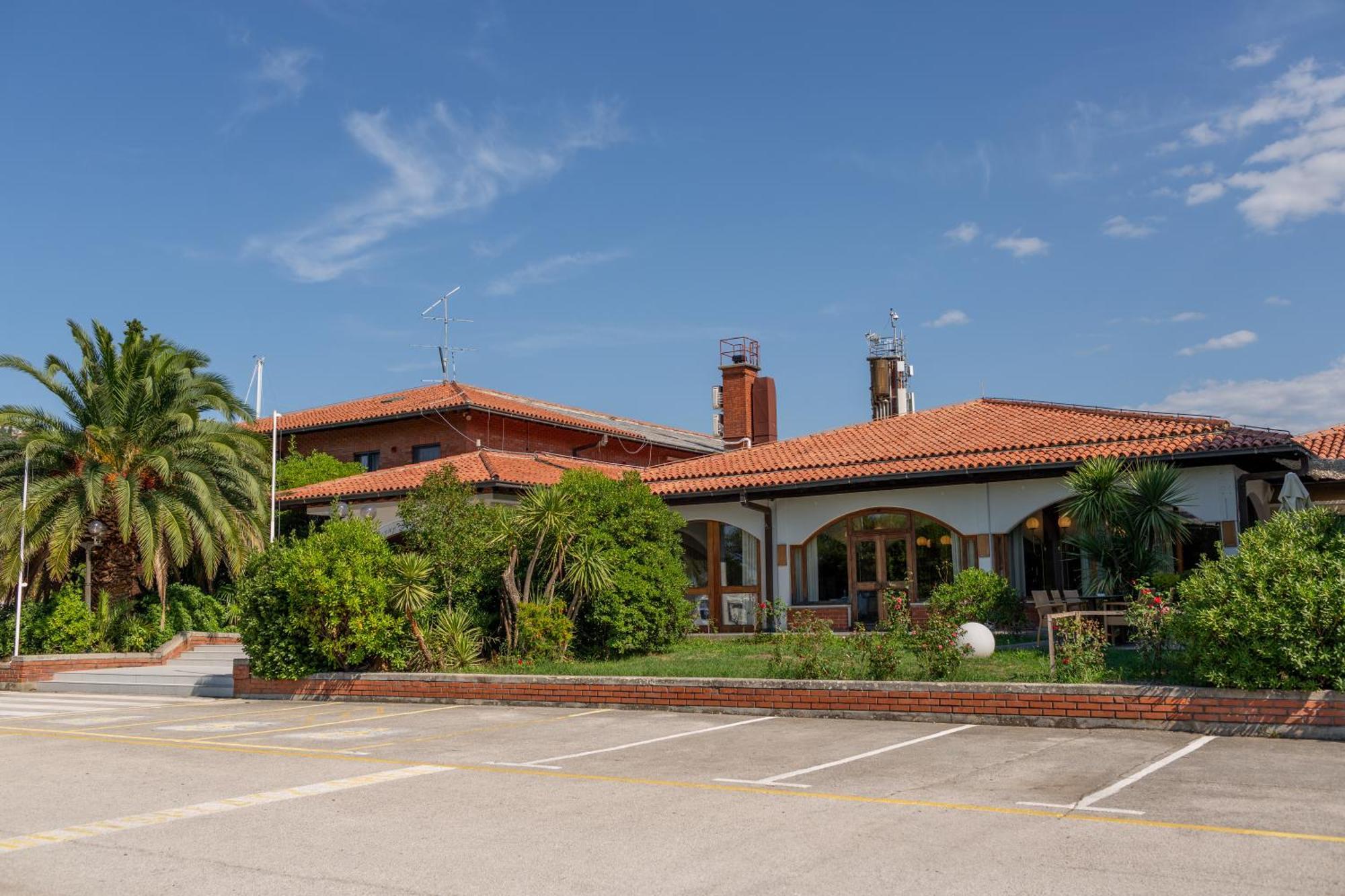 Floating Sea House Shark 3 Apartman Portorož Kültér fotó