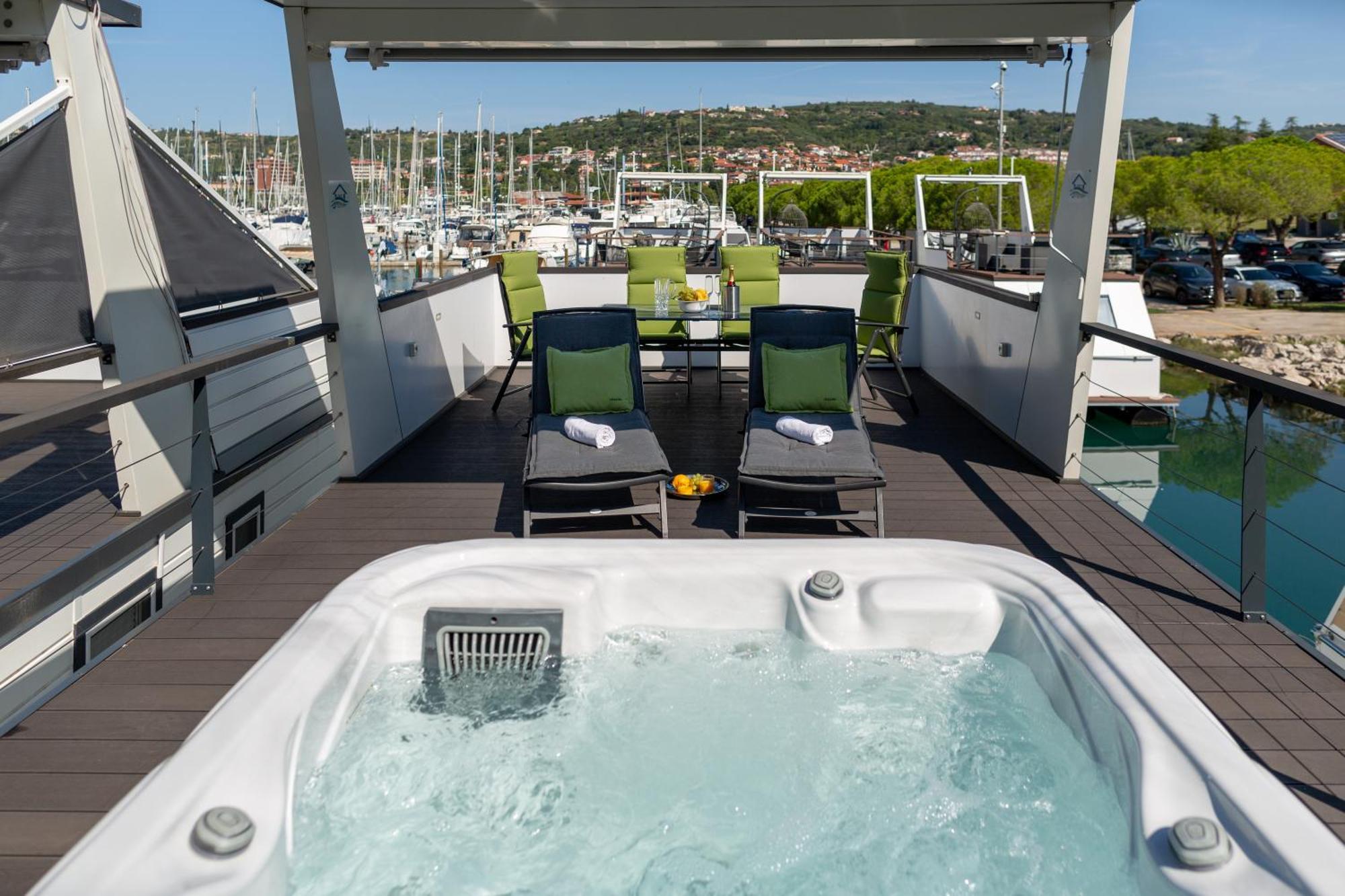 Floating Sea House Shark 3 Apartman Portorož Kültér fotó